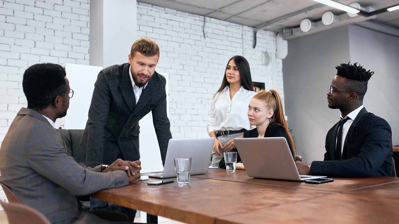 business workers in meetings.