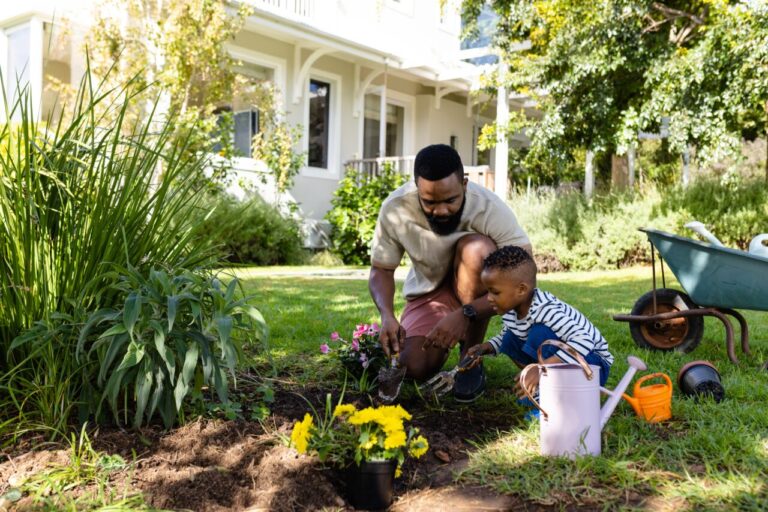 Easy Strategies to Begin Gardening With Youngsters